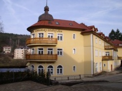 LÃ¡zeÅskÃ½ lÃ©ÄebnÃ½ dÅ¯m LuhaÄovice Praha
